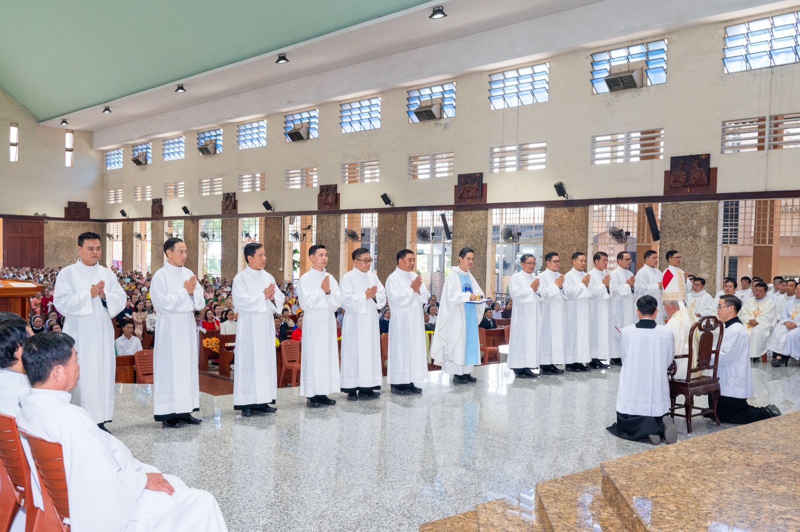 Hội Thừa Sai Việt Nam có thêm 13 phó tế